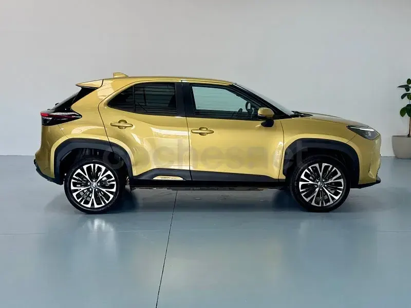 Usado Toyota Yaris Cross Style 116 CV (85 kW) 2023 Amarillo SUV