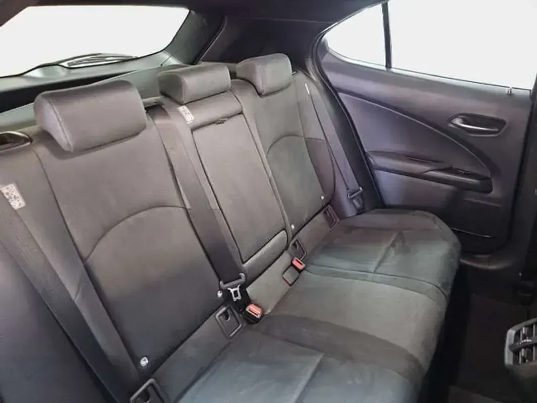 Usado Lexus UX 250h Business Edition 184 CV (135 kW) 2022 Rojo SUV