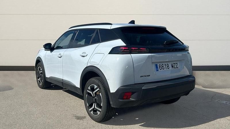 Usado Peugeot 2008 Allure 100 CV (73 kW) 2025 Blanco SUV