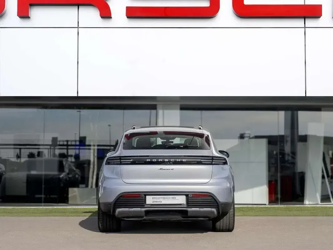 Usado Porsche Macan 300 kW (408 CV) 2025 Gris SUV