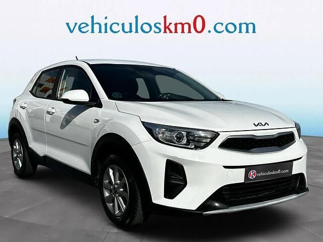 Usado Kia Stonic 84 CV (61 kW) 2023 Blanco SUV