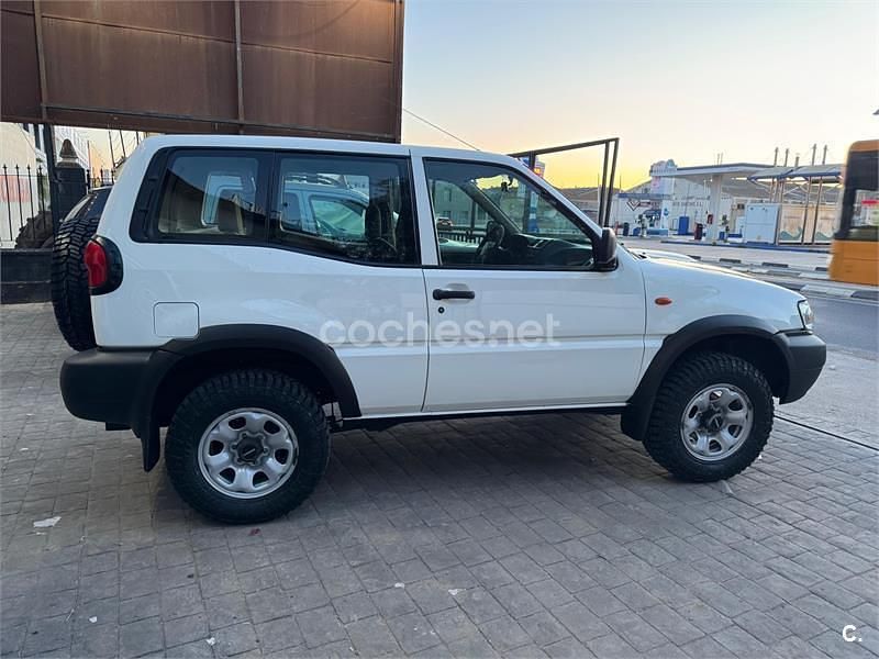 Usado Nissan Terrano Comfort 125 HP (91 kW) 2006 Branco SUV