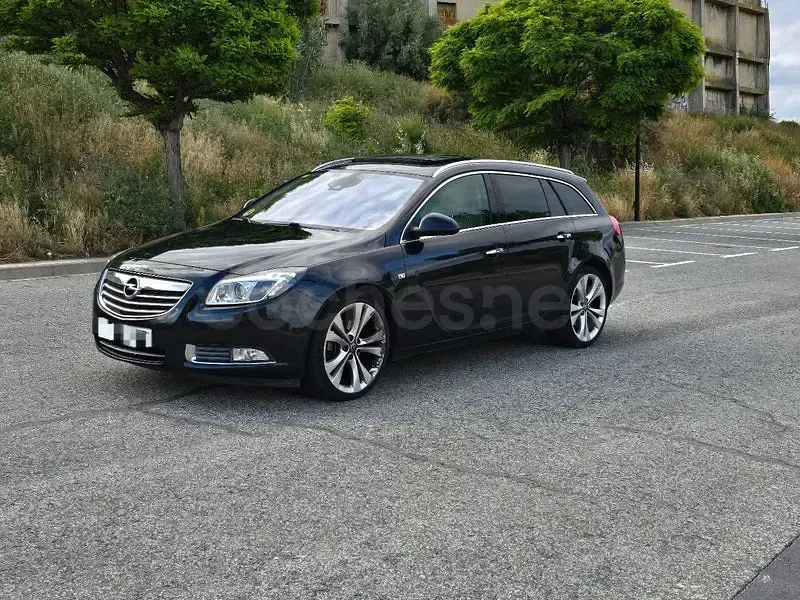 Usado Opel Insignia Sportive 160 CV (117 kW) 2012 Negro Familiar