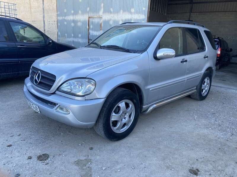 Gris Usado 2002 Mercedes ML270 SUV | 2850 € - Imagen 1/4