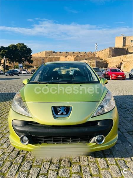 Usado Peugeot 207 90 CV (66 kW) 2007 Verde Berlina
