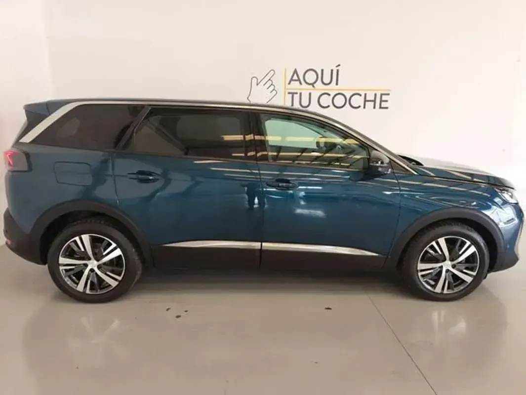 Usado Peugeot 5008 Allure 131 CV (96 kW) 2022 Verde SUV