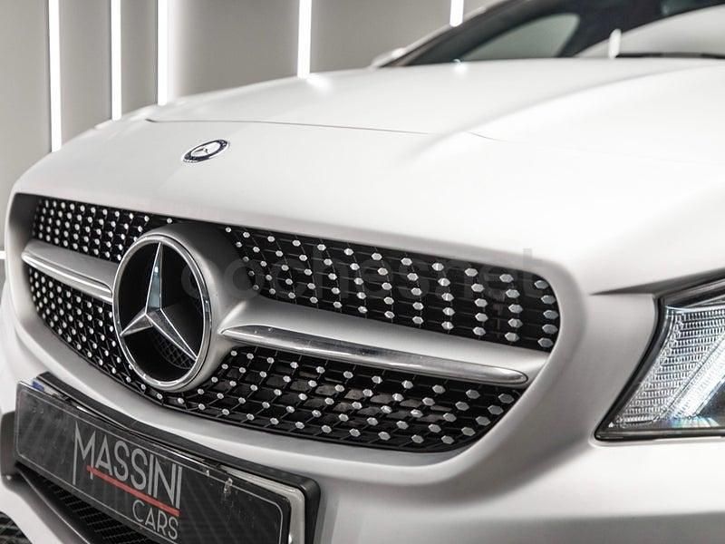 Usado Mercedes CLA220 Shooting Brake AMG line 177 CV (130 kW) 2015 Gris / plata Familiar