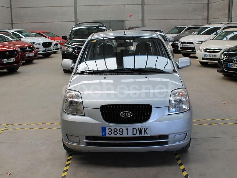 Usado Kia Picanto LX 65 CV (47 kW) 2006 Gris / plata Utilitario