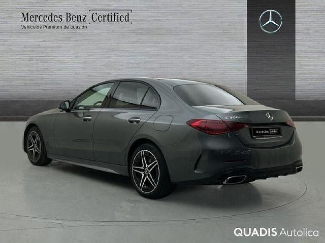 Usado Mercedes C300e AMG line 313 CV (230 kW) 2024 Gris selenita