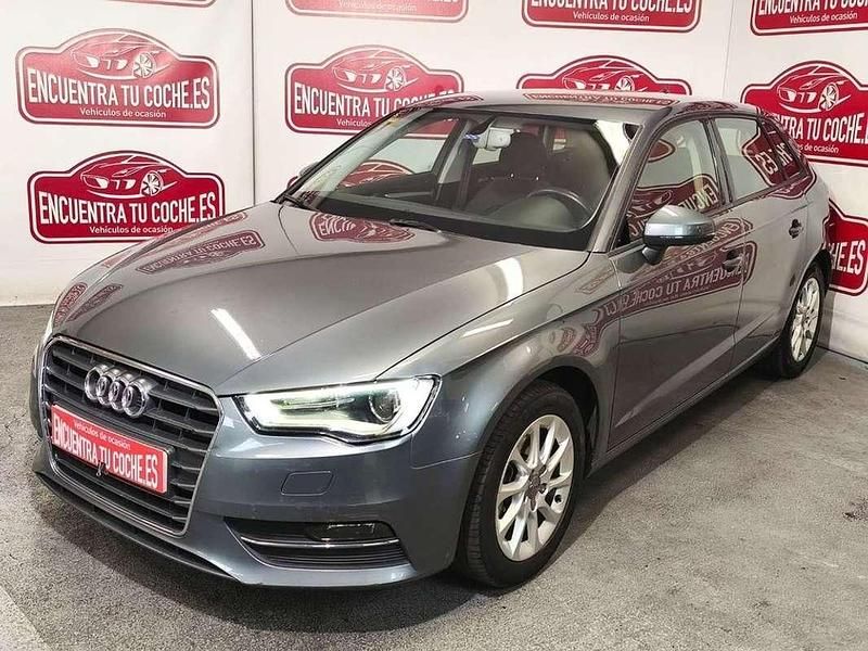 Usado Audi A3 Sportback Attraction 122 CV (89 kW) 2013 Gris Utilitario