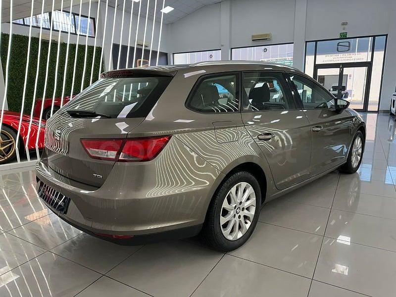 Usado Seat Leon Style 105 CV (77 kW) 2015 Beige Familiar