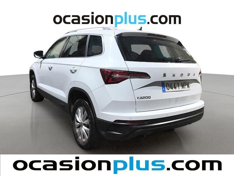 Usado Skoda Karoq Selection 115 CV (84 kW) 2024 Blanco SUV