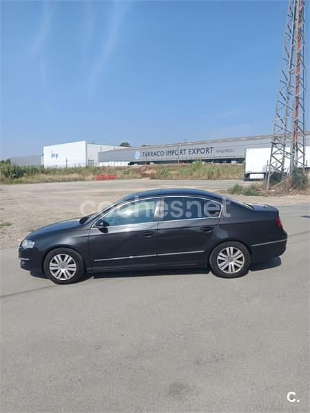 Negro Usado 2006 VW Passat Highline Berlina | 5000 € (Precio justo) - Imagen 1/4