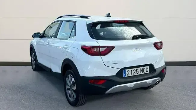 Usado Kia Stonic 100 CV (73 kW) 2025 Blanco SUV