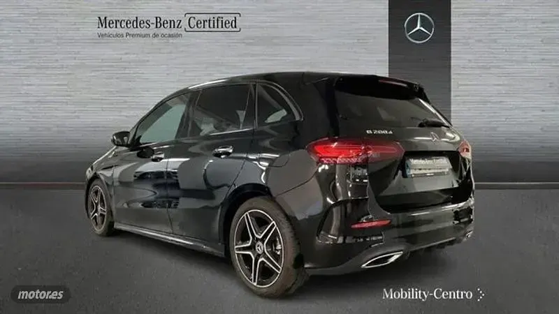 Usado Mercedes B200 149 CV (109 kW) 2025 Negro Utilitario