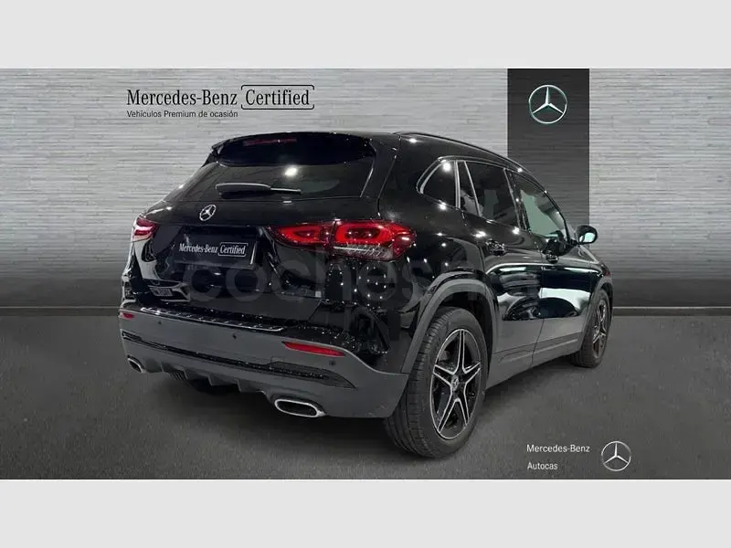 Usado Mercedes GLA180 136 CV (100 kW) 2022 Negro SUV
