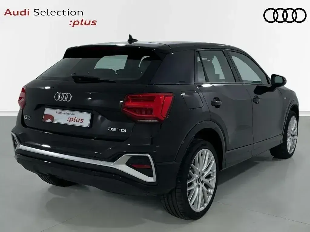Käytetty Audi Q2 Ambiente 150 HP (110 kW) 2025 Musta Katumaasturi