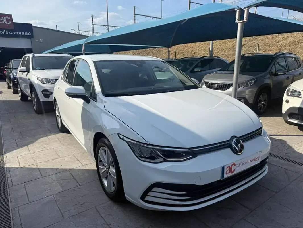 Usado VW Golf VIII 110 CV (80 kW) 2022 Blanco Utilitario