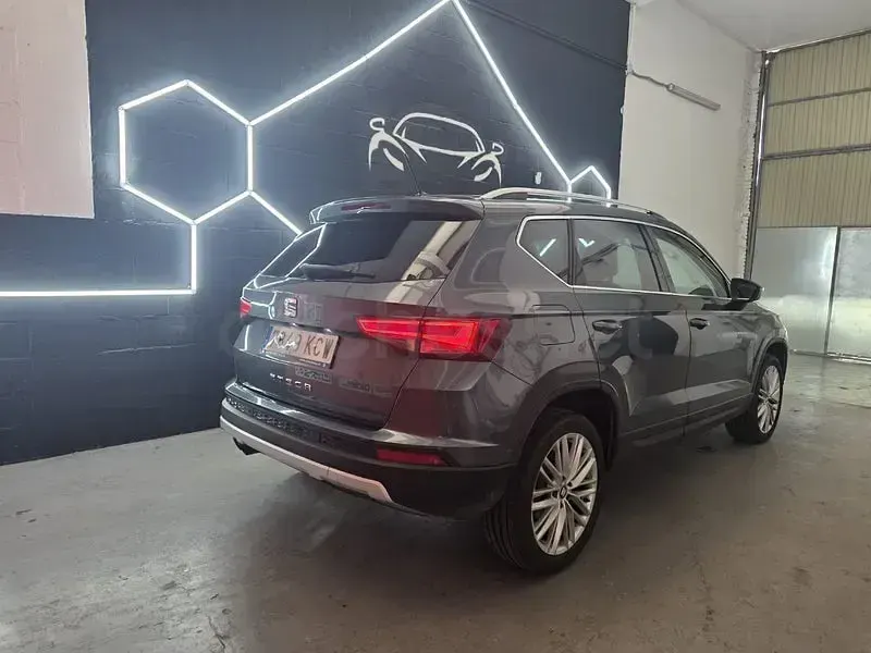 Usado Seat Ateca XCELLENCE 150 CV (110 kW) 2017 Gris / plata SUV