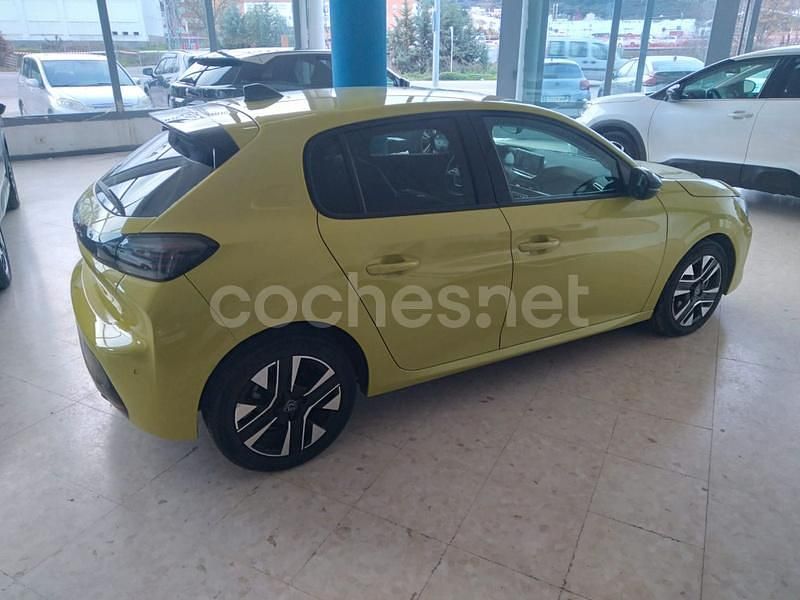 Occasion Peugeot 208 Allure 100 PK (73 kW) 2024 Geel Hatchback
