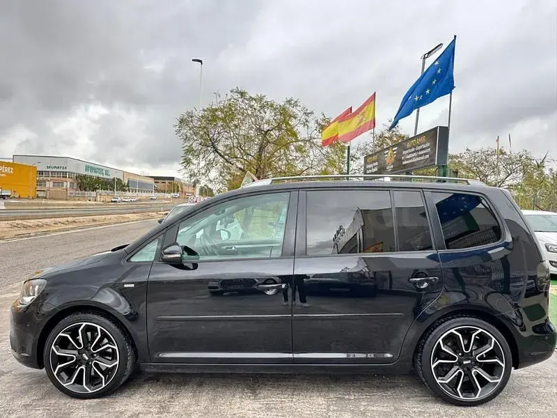Usado VW Touran Sportline 177 CV (130 kW) 2014 Negro Monovolumen