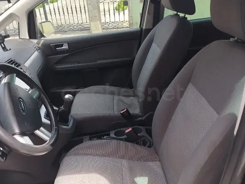 Usado Ford C-MAX Trend 115 CV (84 kW) 2005 Negro Monovolumen