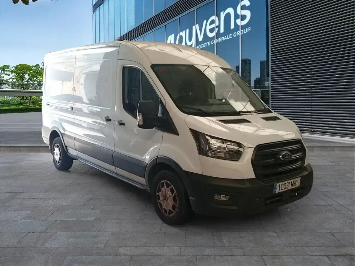 Usado Ford Transit Trend 130 CV (95 kW) 2023 Blanco Berlina