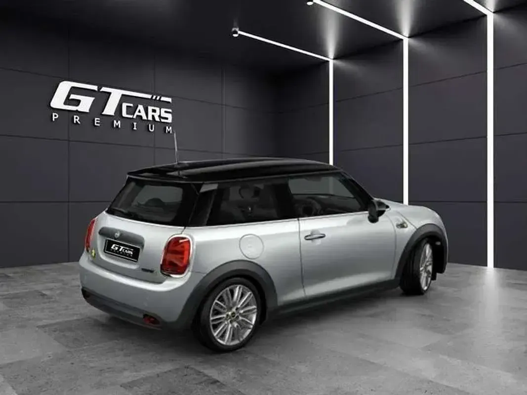 Usado Mini Cooper SE 135 kW (184 CV) 2020 Gris Utilitario