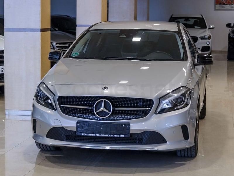 Usado Mercedes A200 136 CV (100 kW) 2018 Gris / plata Berlina