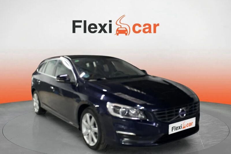 Usado Volvo V60 Momentum 150 CV (110 kW) 2017 Azul Familiar
