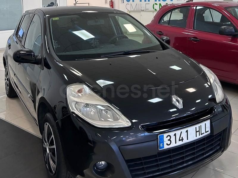 Usado Renault Clio IV Expression 75 CV (55 kW) 2012 Negro Berlina