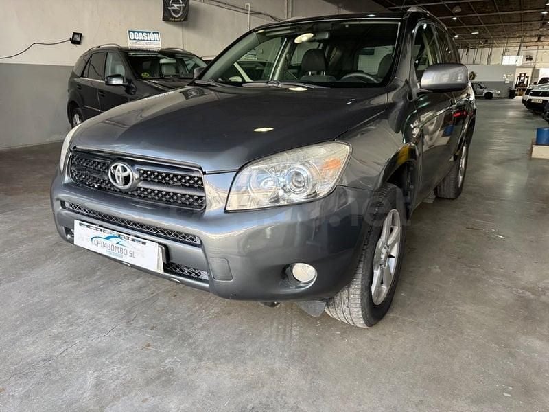 Usado Toyota RAV4 Executive 136 CV (100 kW) 2007 Gris / plata SUV