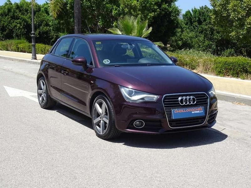 Usado Audi A1 Sportback Ambition 90 CV (66 kW) 2012 Granate Utilitario