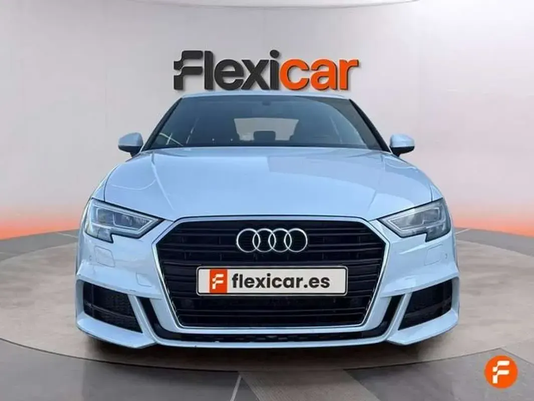 Usado Audi A3 Sportback 116 CV (85 kW) 2019 Blanco Utilitario