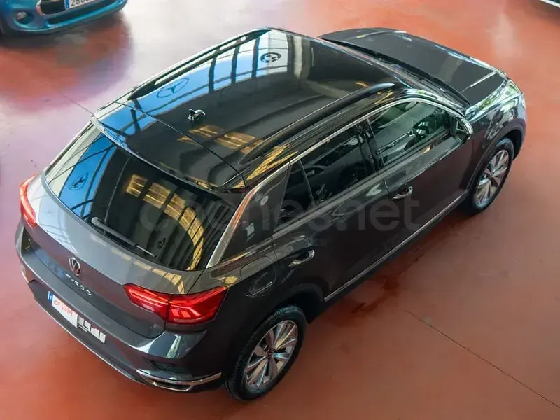 Usado VW T-Roc Advance 150 CV (110 kW) 2021 Gris / plata SUV