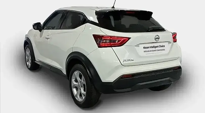 Usado Nissan Juke Acenta 114 CV (83 kW) 2021 Sapporo white (solido) monotono SUV