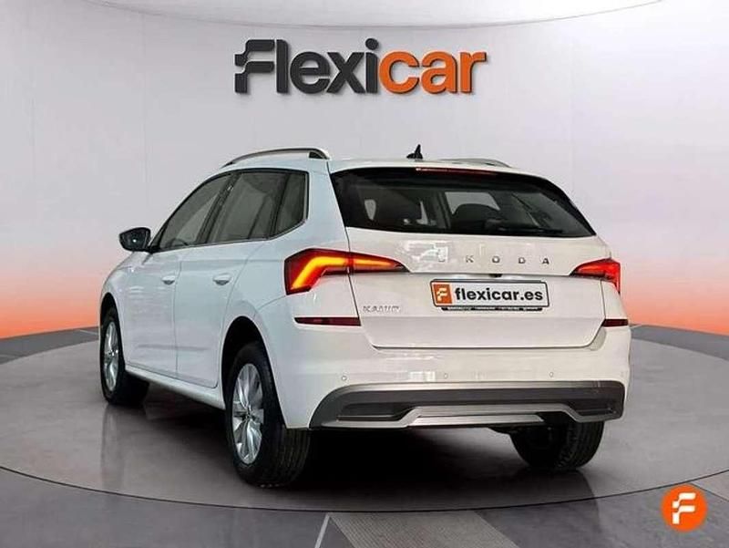 Usado Skoda Kamiq Ambition 110 CV (80 kW) 2021 Blanco SUV
