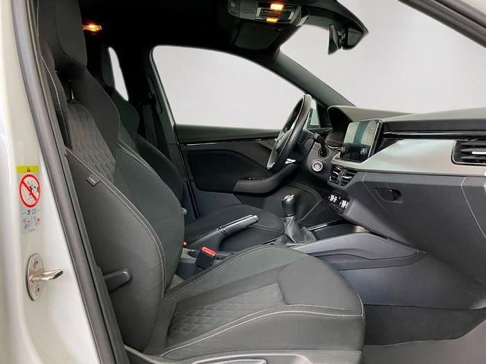 Usado Skoda Kamiq Sport 110 CV (80 kW) 2023 Blanco SUV