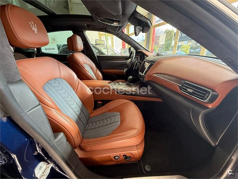 Usado Maserati Levante GranLusso 430 CV (316 kW) 2017 Azul SUV