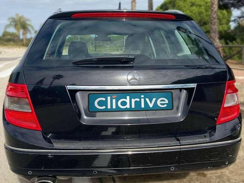 Usado Mercedes C220 Avantgarde 170 CV (125 kW) 2010 Negro Familiar