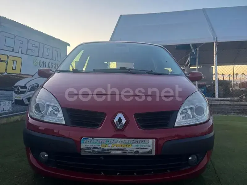 Usado Renault Scénic Dynamique 110 CV (80 kW) 2006 Granate Monovolumen