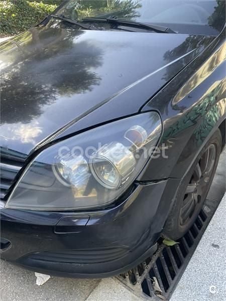 Usado Opel Astra GTC Enjoy 105 CV (77 kW) 2005 Negro Berlina