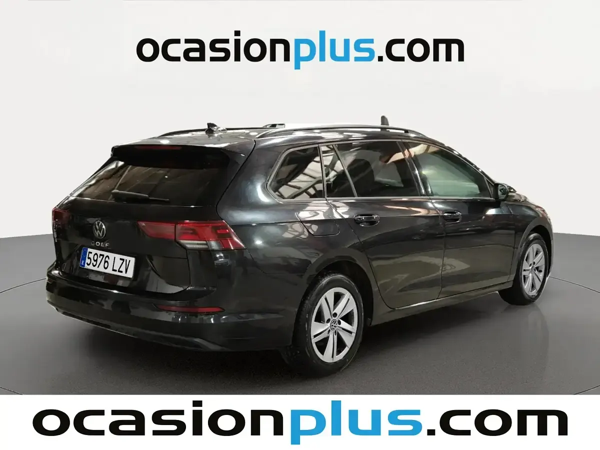 Usado VW Golf VIII Life 115 CV (84 kW) 2021 Negro Familiar