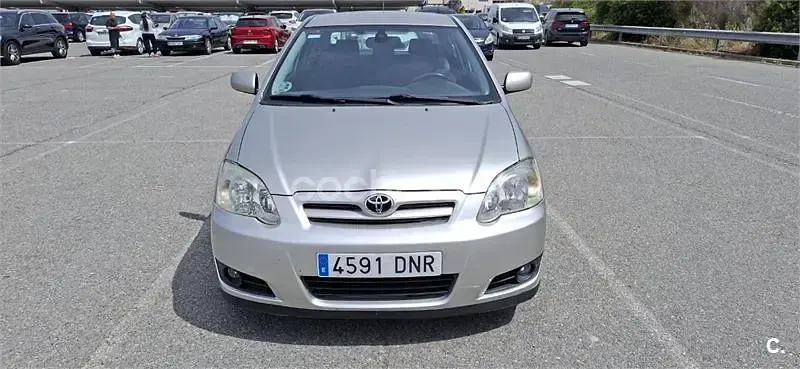 Usado Toyota Corolla Sol 116 CV (85 kW) 2005 Beige Berlina