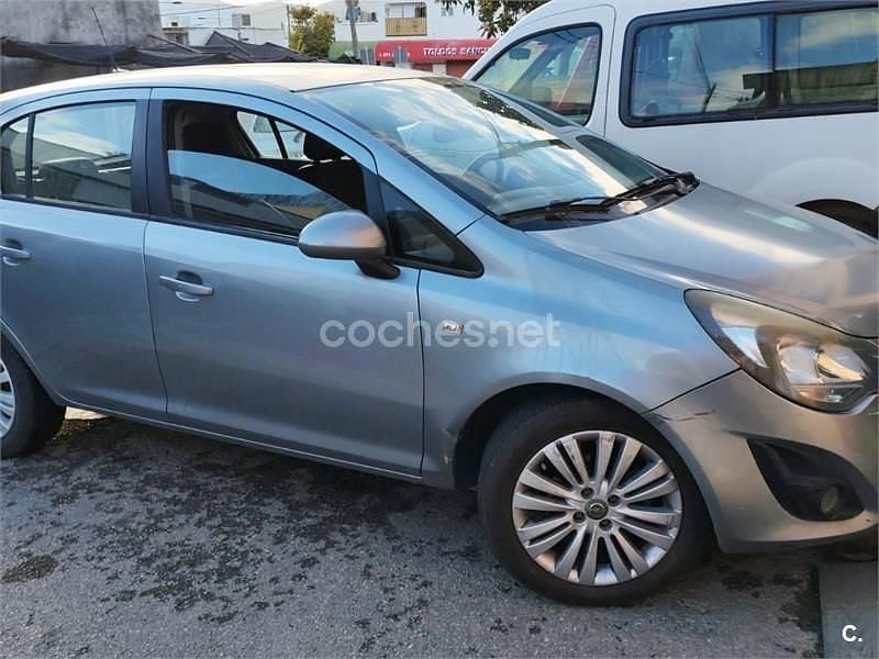 Gris / plata Usado 2014 Opel Corsa Color Edition Berlina | 5900 € (Precio justo) - Imagen 1/1