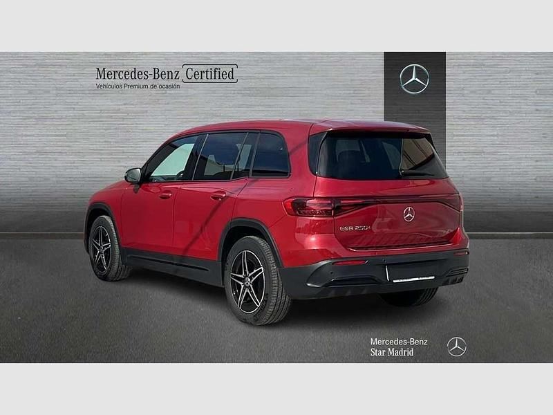 Usado Mercedes EQB250+ 139 kW (190 CV) 2025 Rojo SUV