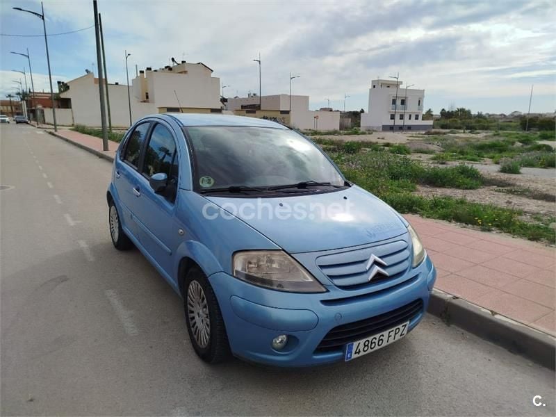 Azul Usado 2007 Citroën C3 Exclusive Utilitario | 2700 € (Buen precio) - Imagen 1/4