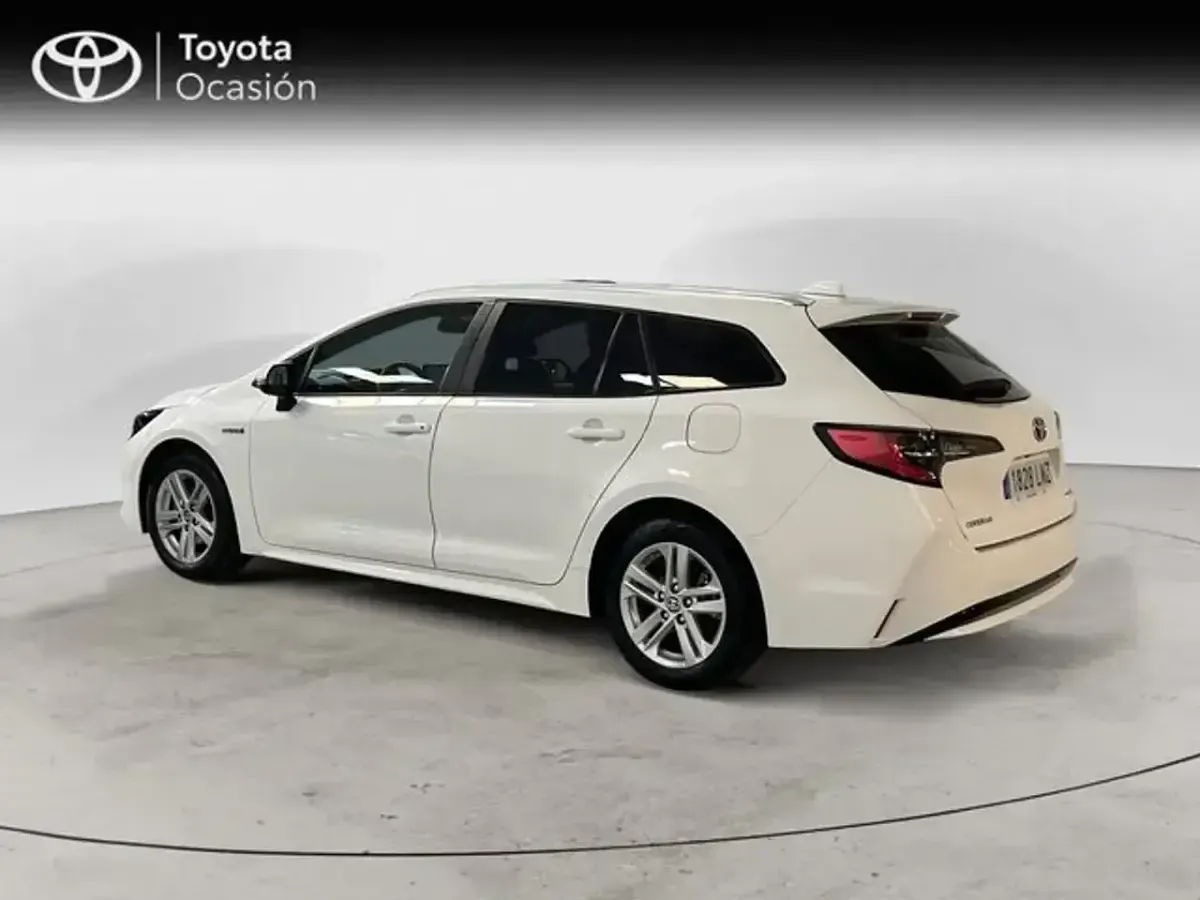 Usado Toyota Corolla Business Edition 122 CV (89 kW) 2021 Blanco Familiar