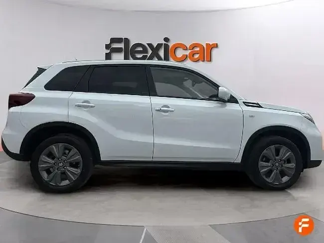 Usado Suzuki Vitara 110 CV (80 kW) 2025 Blanco SUV