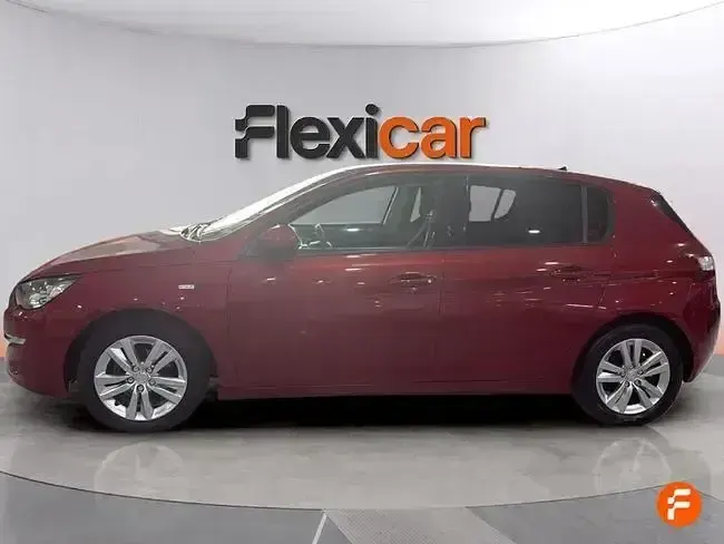Usado Peugeot 308 Style 110 CV (80 kW) 2016 Rojo